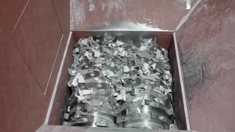 Processing Waste with Industrial Shredder Vidéo 309626536