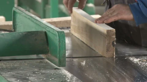 Processing the workpiece of wooden plank by jointing machine Video stock 148303423