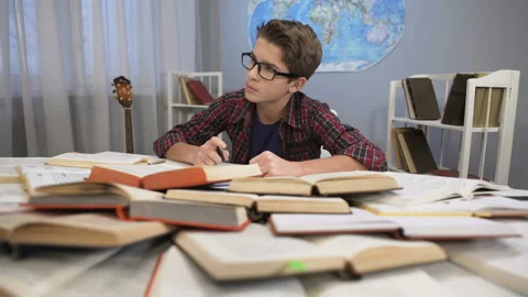 Prodigy kid remembering formulas and making difficult for his age calculation Video stock 86400717