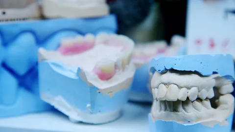 Produced stomatology teeth models for dentistry clinic. Vídeo Stock 297261291