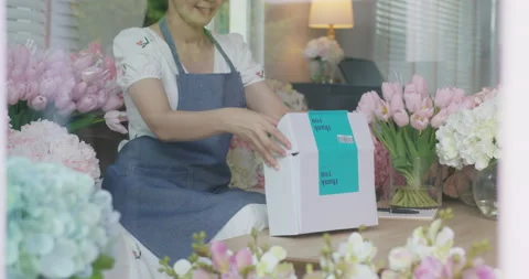 Product packing for SME retail digital fulfilment delivery service. 스톡 동영상 168226341