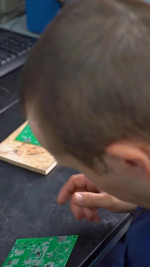 Production and assembly of audio electronics and sound equipment. 스톡 동영상 297601751