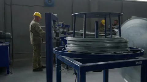 Production of barbed wire Vidéo 291110495