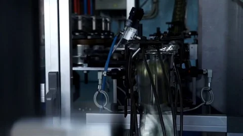 Production of cans 動画素材 73834943