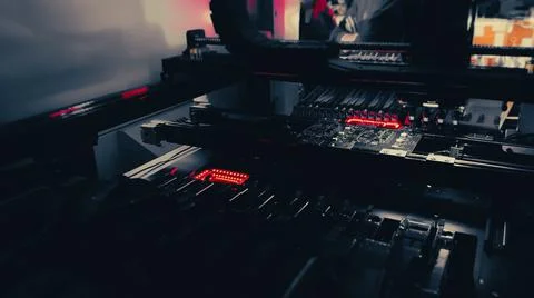 Production of high-tech computer boards on an automatic SMT machine 스톡 사진