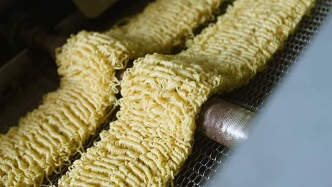 Production of instant noodles Stock Footage 84793605