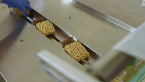 Production of instant noodles Stock Footage 84796734