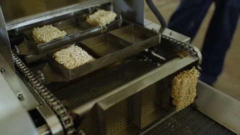 Production of instant noodles Stock Footage 84797501
