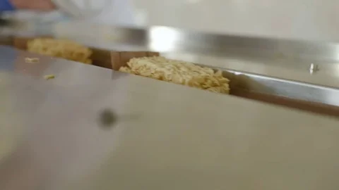 Production of instant noodles Stock Footage 84797628