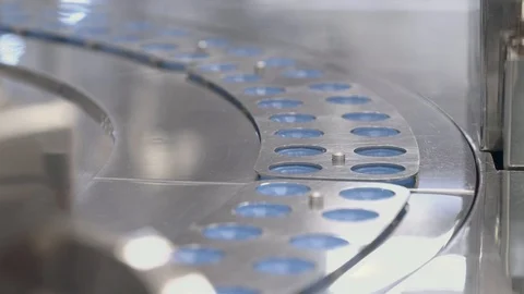 Production of lipstick Видео 124477866
