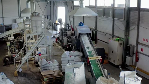 Production process at the industrial plastic material compounding plant Vídeo Stock 277302871