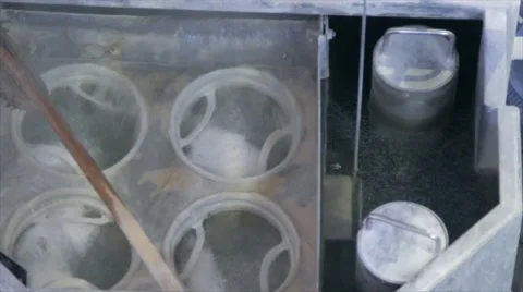 Production process of polymer and thermoplastic elastomer compounds. 库存影片 63371536