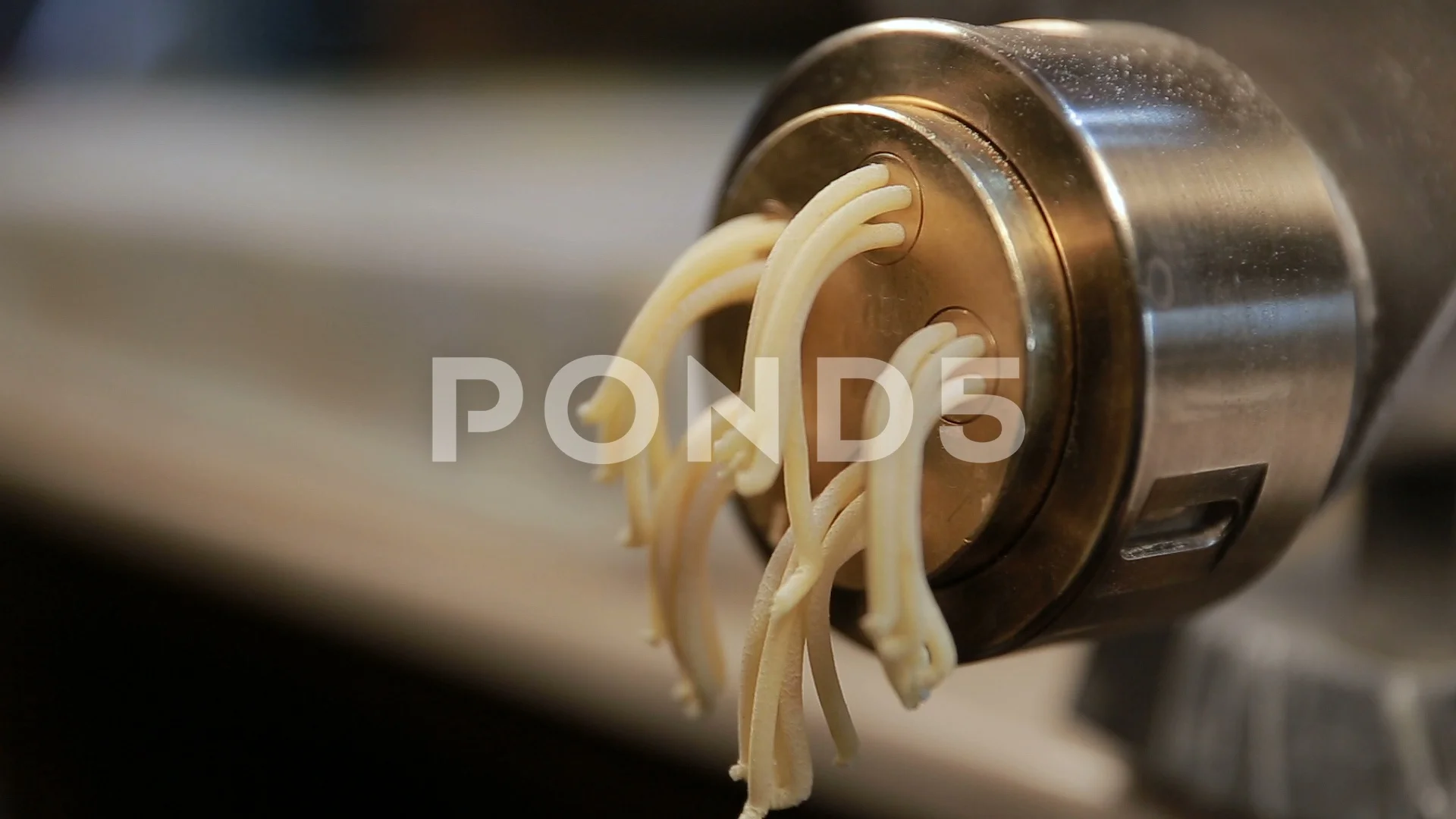 Production of spaghetti - machine produc, Stock Video