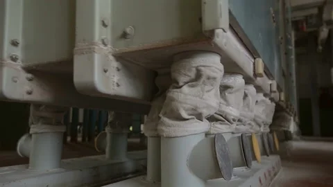 Production of wheat flour. Milling machine Video stock 143213486