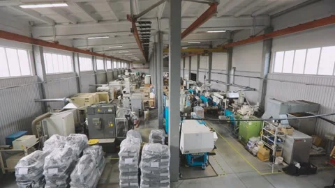 Production workshop general plan. Span in a large workshop with machine tools Vidéo 236900870
