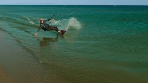 Professioanl kiter is doing kiting and talking. Summer activities Stock Footage 151514527