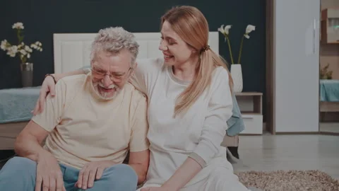 Professional actors changing their emotions and mood behind the scenes. Видео 327538087