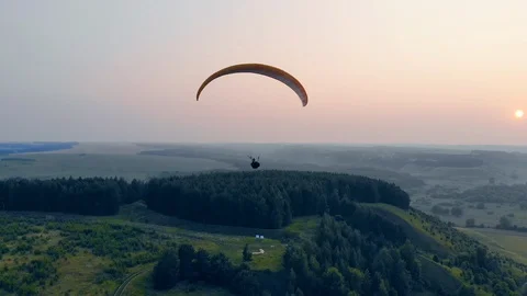 Professional athlete sailplanes in sky. Stock Footage 115201700