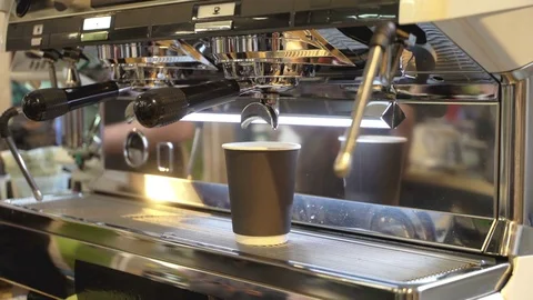 Professional barista, working at the bar. Making coffee in the coffee machine 動画素材 80068305