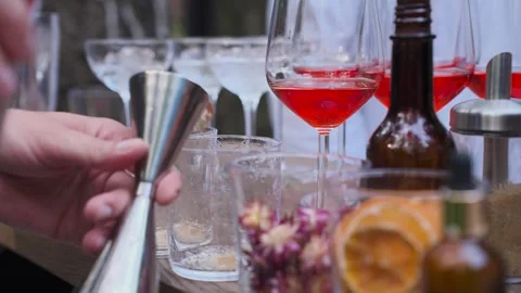 A professional bartender makes cocktails Video stock 329092775