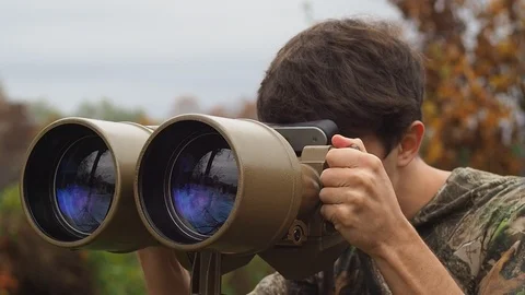 Professional binoculars Stock-Footage 120401052