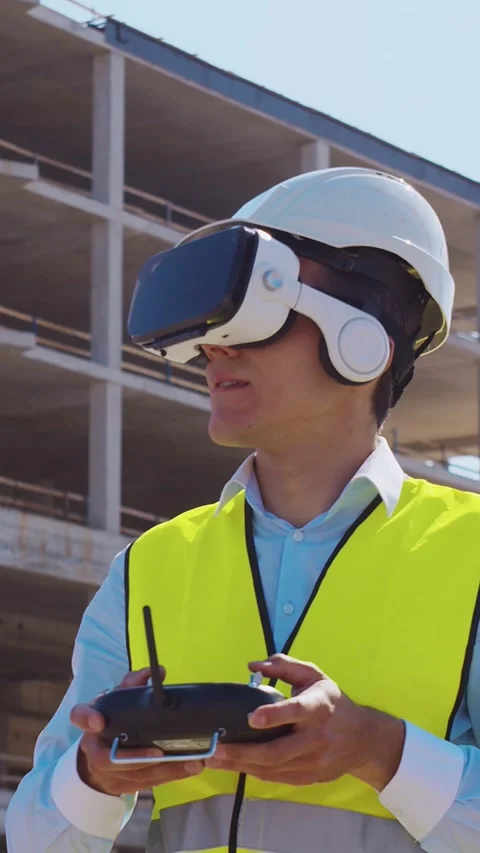 Professional builder standing in front of construction site. Foreman in hardhat Stock Footage 309330454