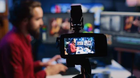 Professional camera used by videographer to record guide on applying modern Stock-Fotos