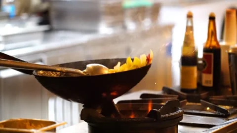 Professional chef cooking a restaurant Video stock 267732414