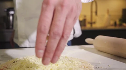 Professional Chef Making Pizza. Cooking Italian Meal in Restaurant Kitchen Vidéo 169878684