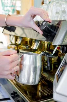 Professional coffee machine making espresso in a cafe Stock-Fotos
