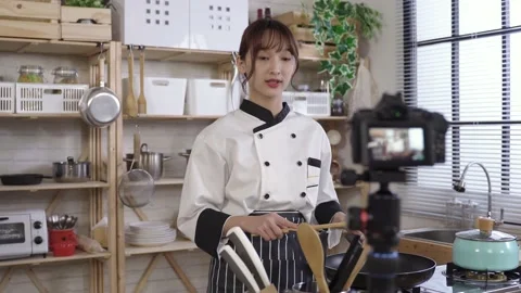 Professional cook shooting culinary tutorial 動画素材 154028512