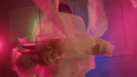 Professional dancer posing in studio. Video stock 100833170