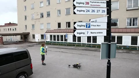 Professional drone pilot 库存影片 195014191