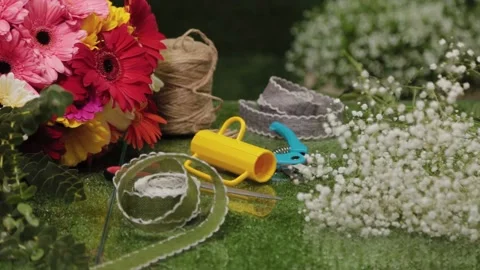Professional florist tools on the table. 库存影片 131875943
