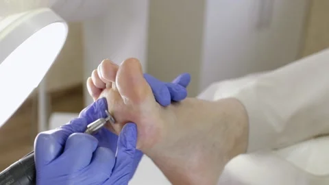 Professional hardware pedicure using an electric device. 스톡 동영상 176379950