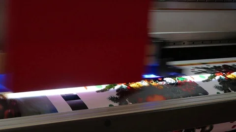 Professional large printer format inkjet working Stockbeeldmateriaal 106513131