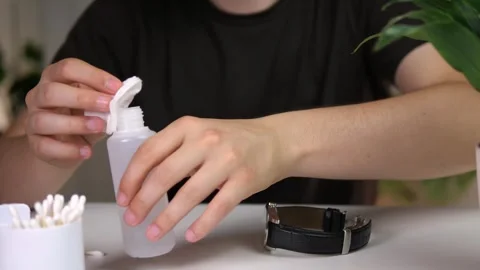 Professional luxury watch maintenance. 스톡 동영상 328032905