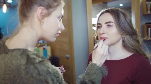 Professional makeup process Vídeo Stock 75157996