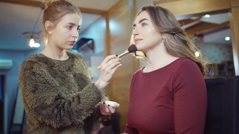 Professional makeup process Vídeo Stock 75158283