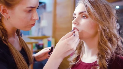 Professional makeup process 스톡 동영상 75547581