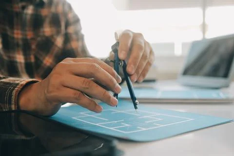 Professional Mechanical Engineer team Working on Personal Computer at Metal.. Foto stock