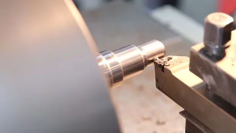 Professional Metal Threading Process on Industrial Lathe Vídeo Stock 339242747