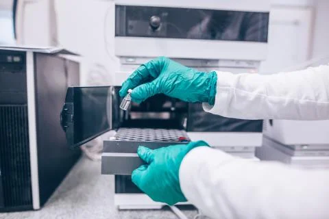 Professional pharmacy scientist develop vaccine against kind of viruses in the 库存照片