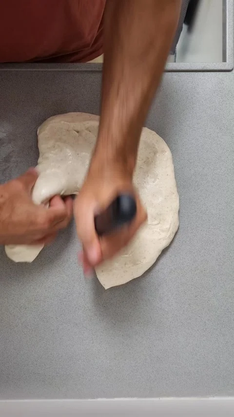 Professional pizzeria prep work portioning cold fermented Neapolitan pizza dough Vidéo 328648846