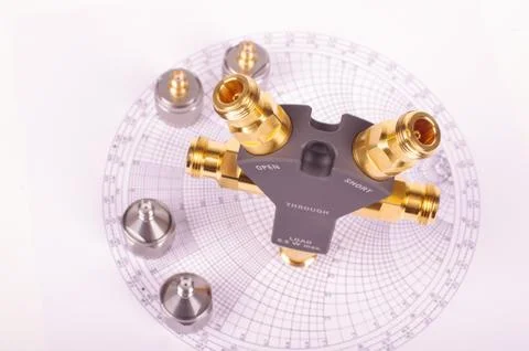 Professional RF electronics VNA calibrator tool and Smith chart Foto stock