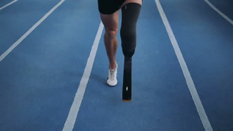 Professional runner with leg prosthesis, close up. Stock Footage 100832609