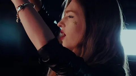 Professional singer dancing and singing near the mirror. Portrait woman closeup Stock-Footage 85432547