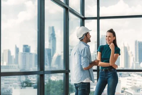 Professional smart architect engineer team discuss and solve problems. Tracery. Foto stock