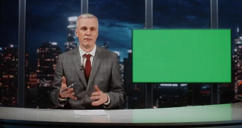 Professional TV Presenter Moderating Popular Science Program with Chroma Key 動画素材 332571964