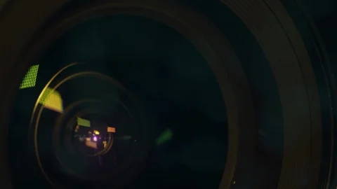 Professional video camera while it's lens is zooming 스톡 동영상 91698278